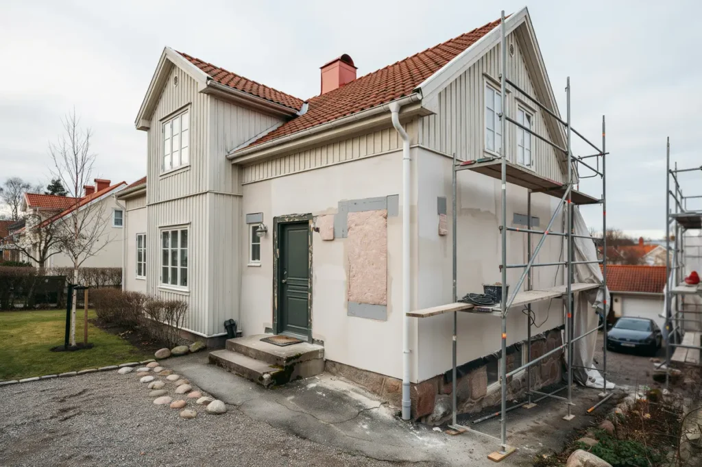 till ggsisolering av huset s s nker du energikostnaden och f r j mnare inomhusklimat