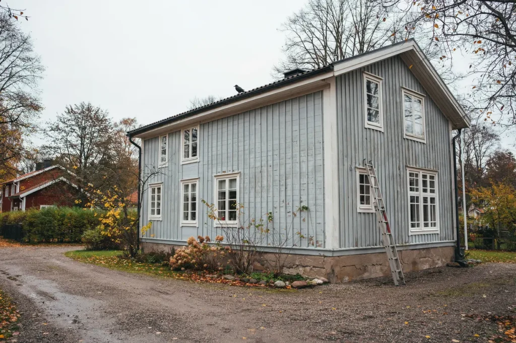 oktober p fasaden s f rbereder du huset f r frost bl st och stora temperaturskiftningar